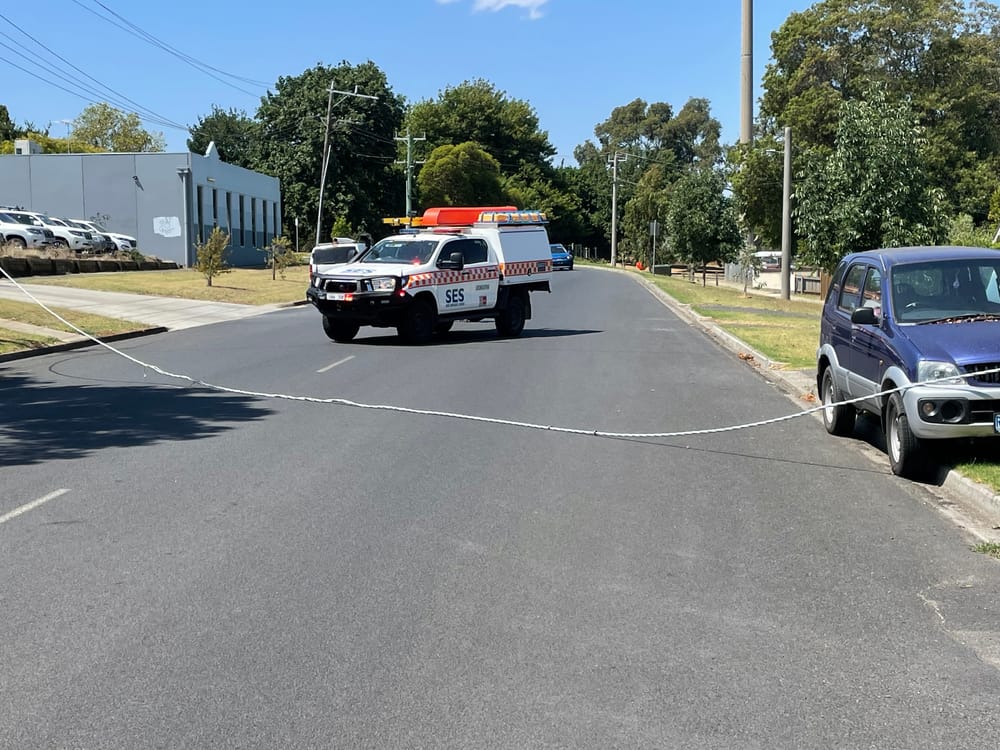 Power line downed by cattle truck in Leongatha post image