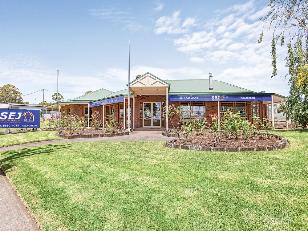 Is this the best located office building in Leongatha? post image