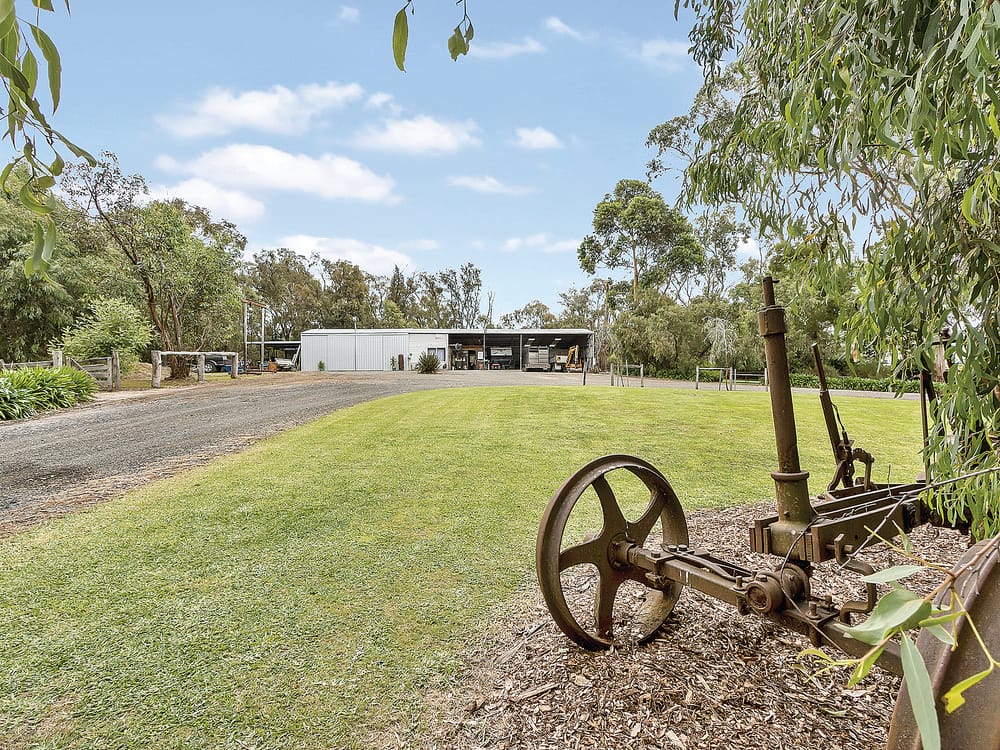 Huge home on stunning block post image