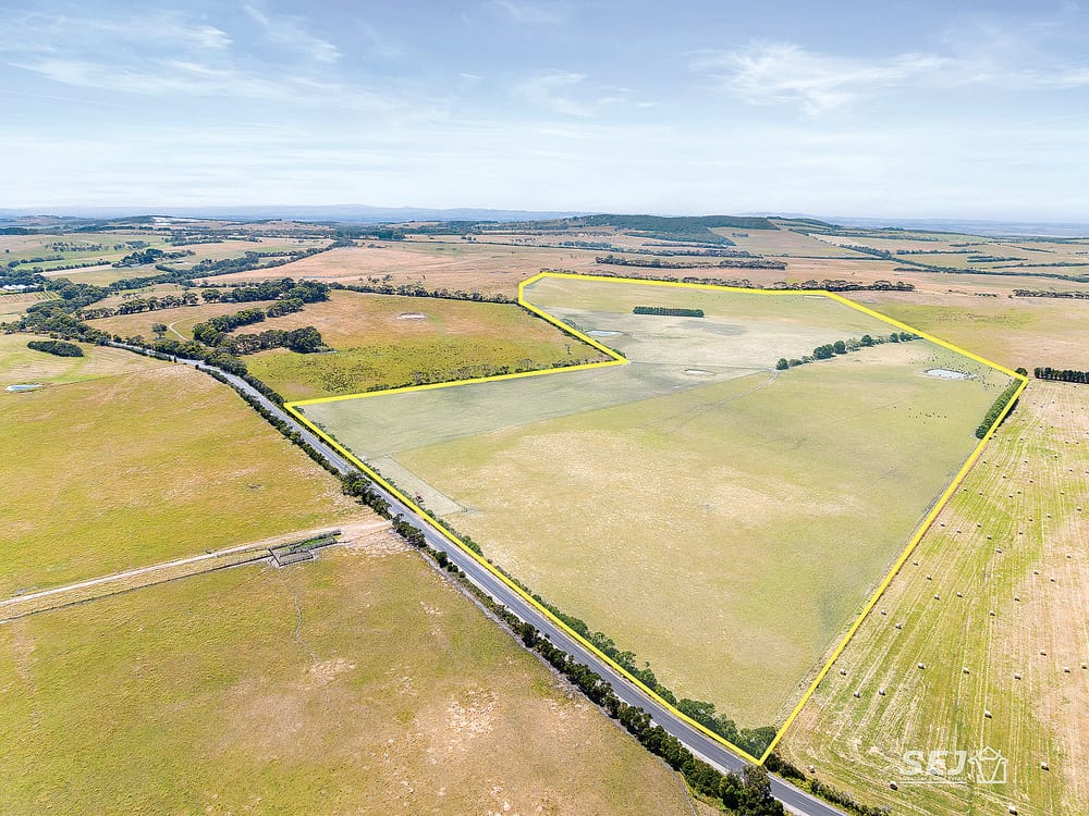 Exceptional views from farm to ocean post image