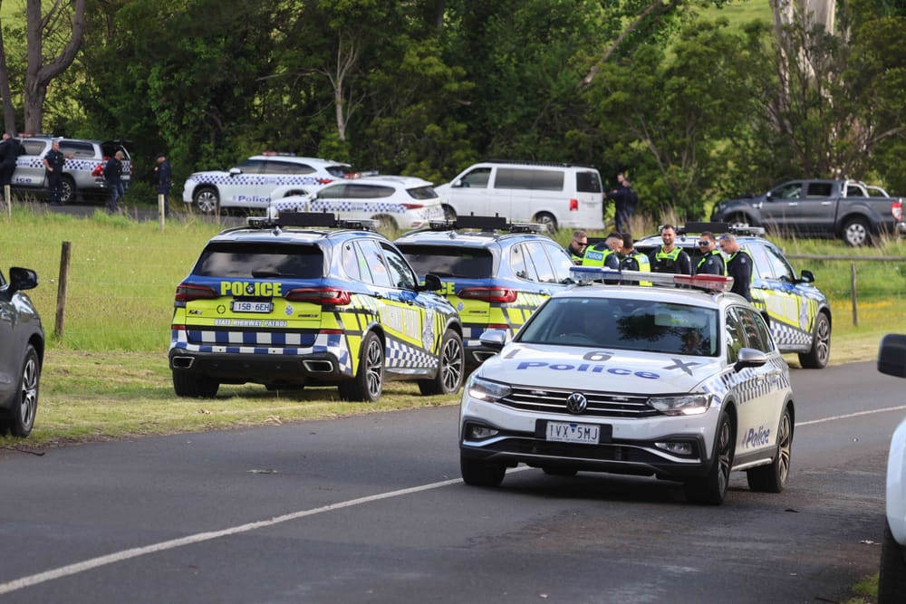 Massive police presence after gunshots exchanged at Dumbalk North post image