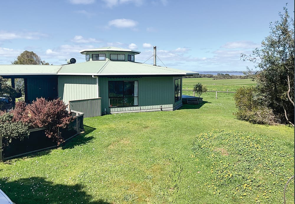 Elevated farmlet with sweeping water views post image