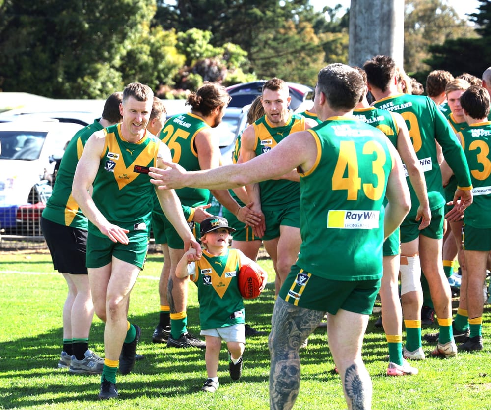 Pressure packed Parrots into grand final post image