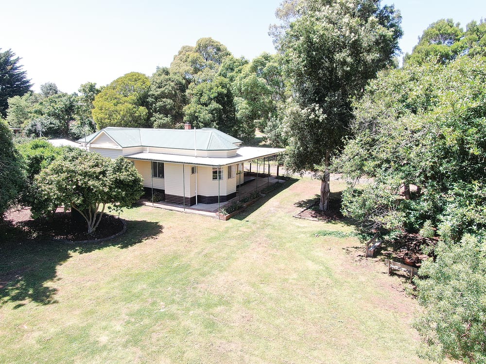 ‘Hidden Haven’ – 4.2 acres on the outskirts of town post image