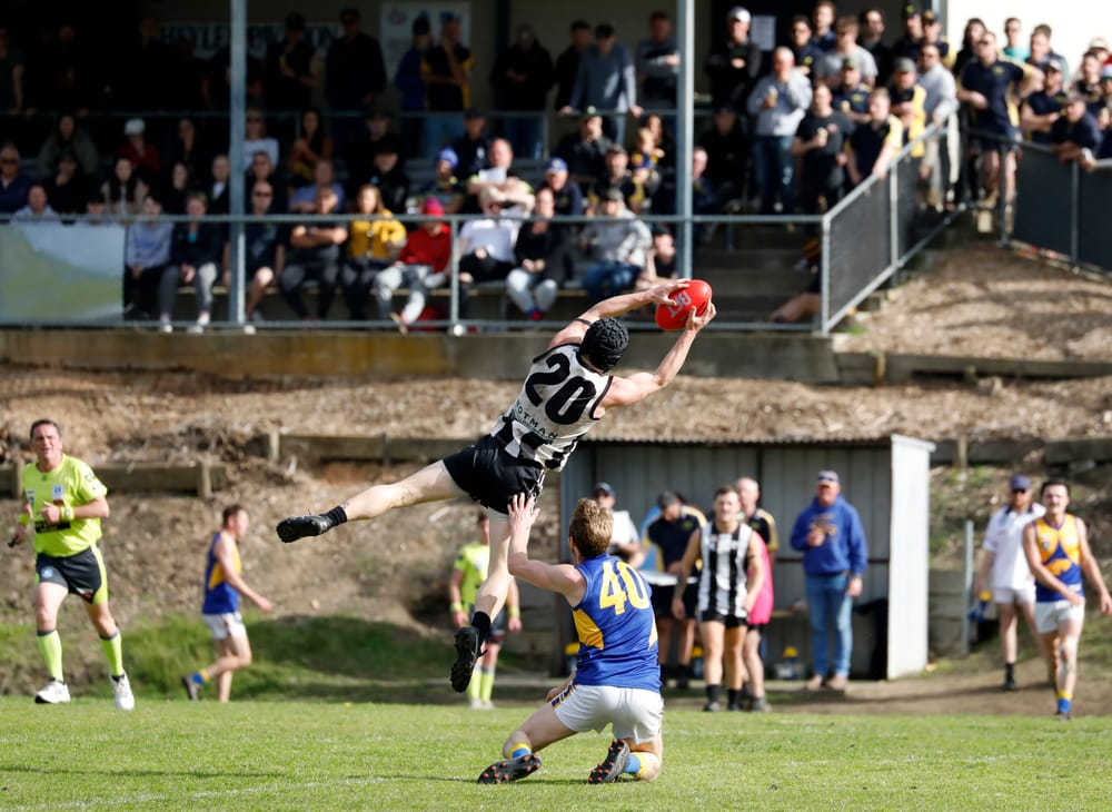 Poowong’s hopes dashed by stronger Ellinbank side post image