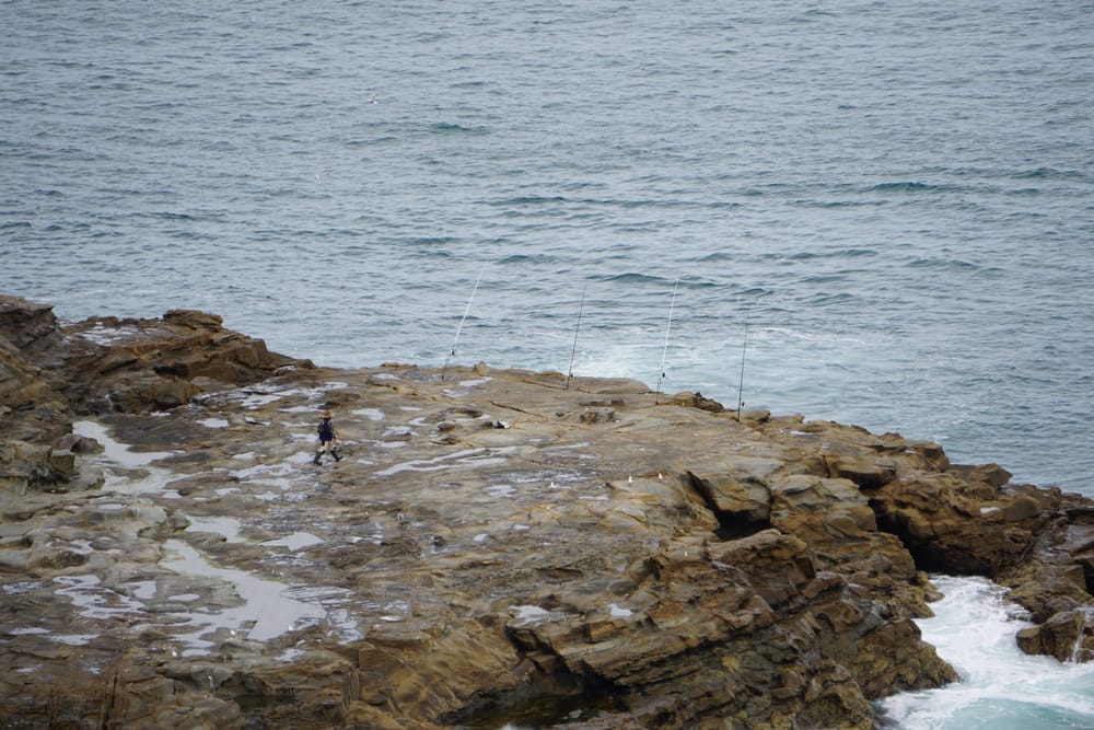 Don’t take the risk when rock fishing post image