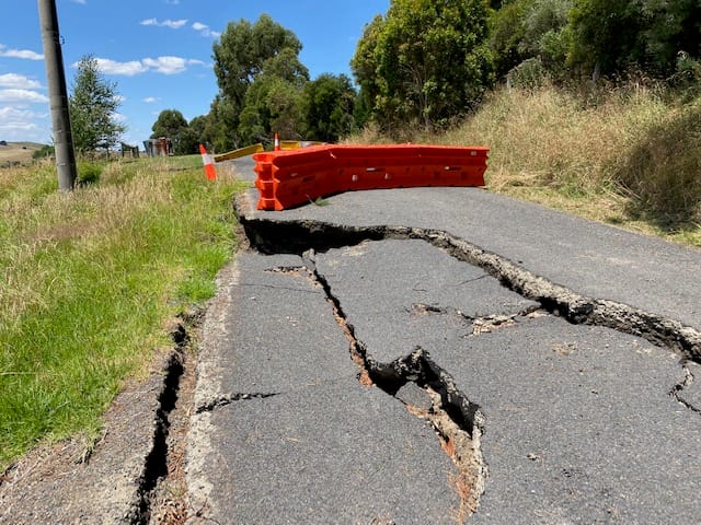 Kernot-Krowera Road still closed post image