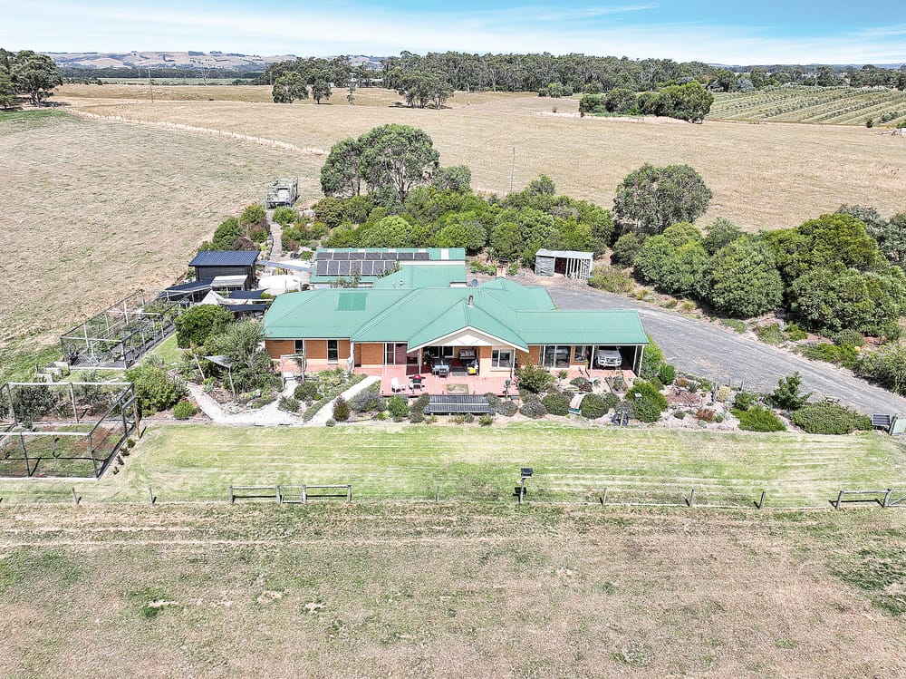 Luxury in Meeniyan, with development potential post image