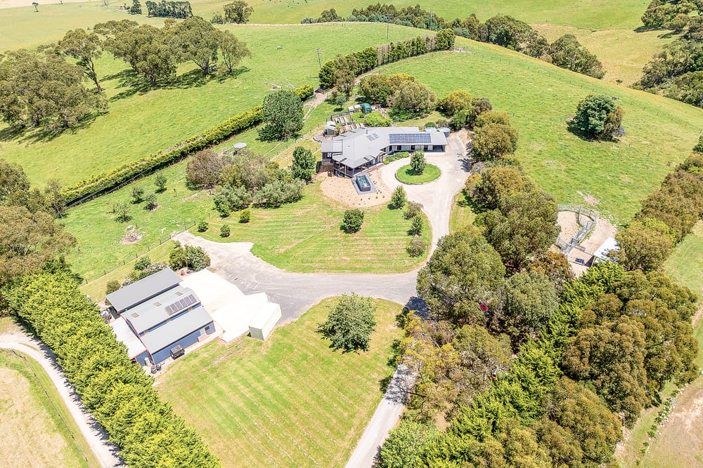 Luxurious country living on 21 acres post image