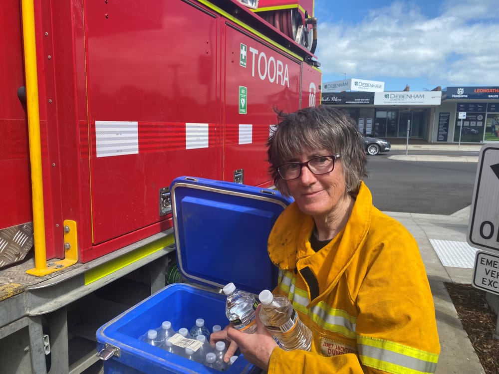 Local fire crews mobilise in Leongatha post image