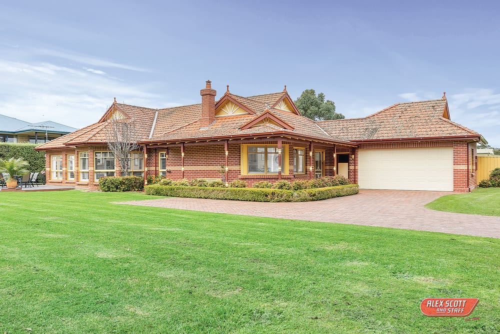 Golf course views – relaxed beachside living post image