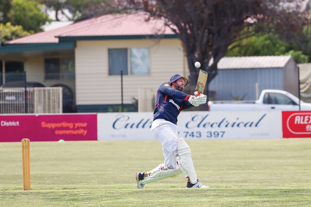 Red Caps fall over the line post image