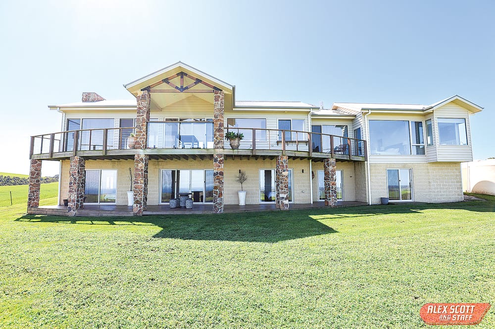 Expression of Interest - A bespoke hilltop estate with breathtaking 180° views post image