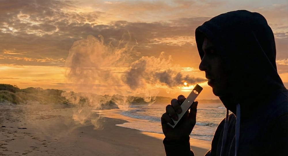 'Terrorising our community': Inverloch vape store still open despite federal raid post image