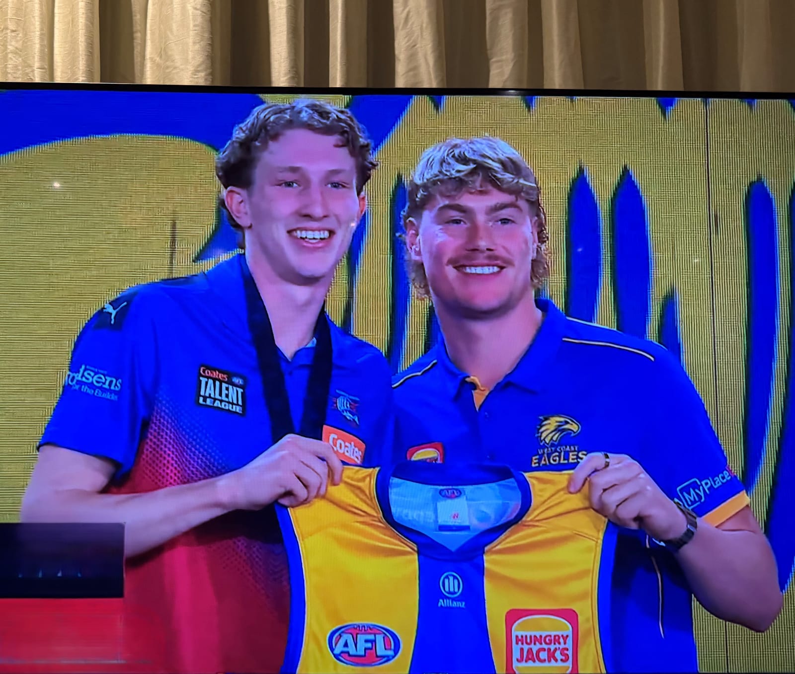 Foster cheers go up as Willem Duursma taken pick Number 1 in 2025 AFL Draft post image